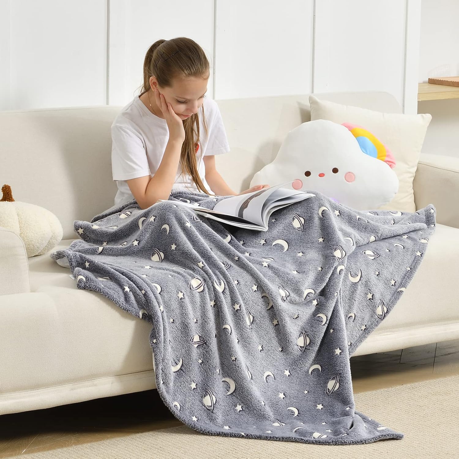 Glow-in-the-dark flannel blanket for bulk OEM orders by baby textile manufacturer