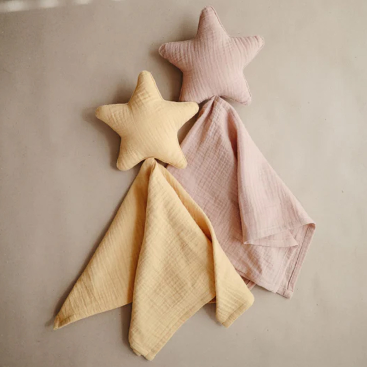 Soft cotton gauze star comforters curated for high-end B2B gift set manufacturing