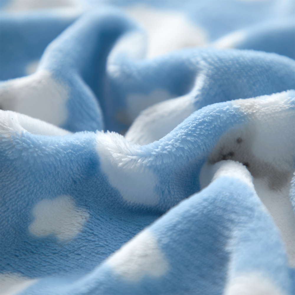 Close-up of premium flannel and sherpa bonding for professional ODM nursery projects