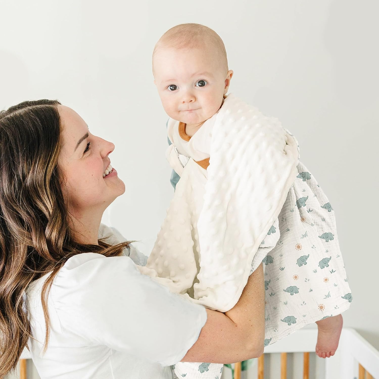 Custom patterned muslin minky blanket produced by professional baby bedding factory