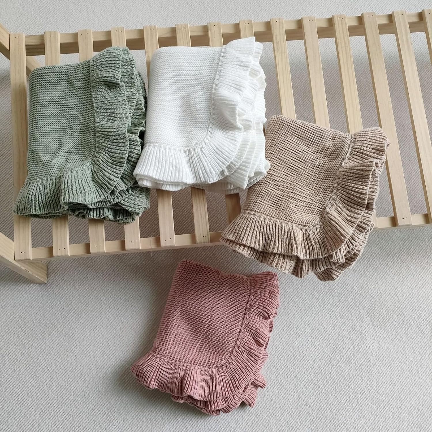 Soft vintage-style ruffled knit infant blanket produced by professional baby bedding supplier