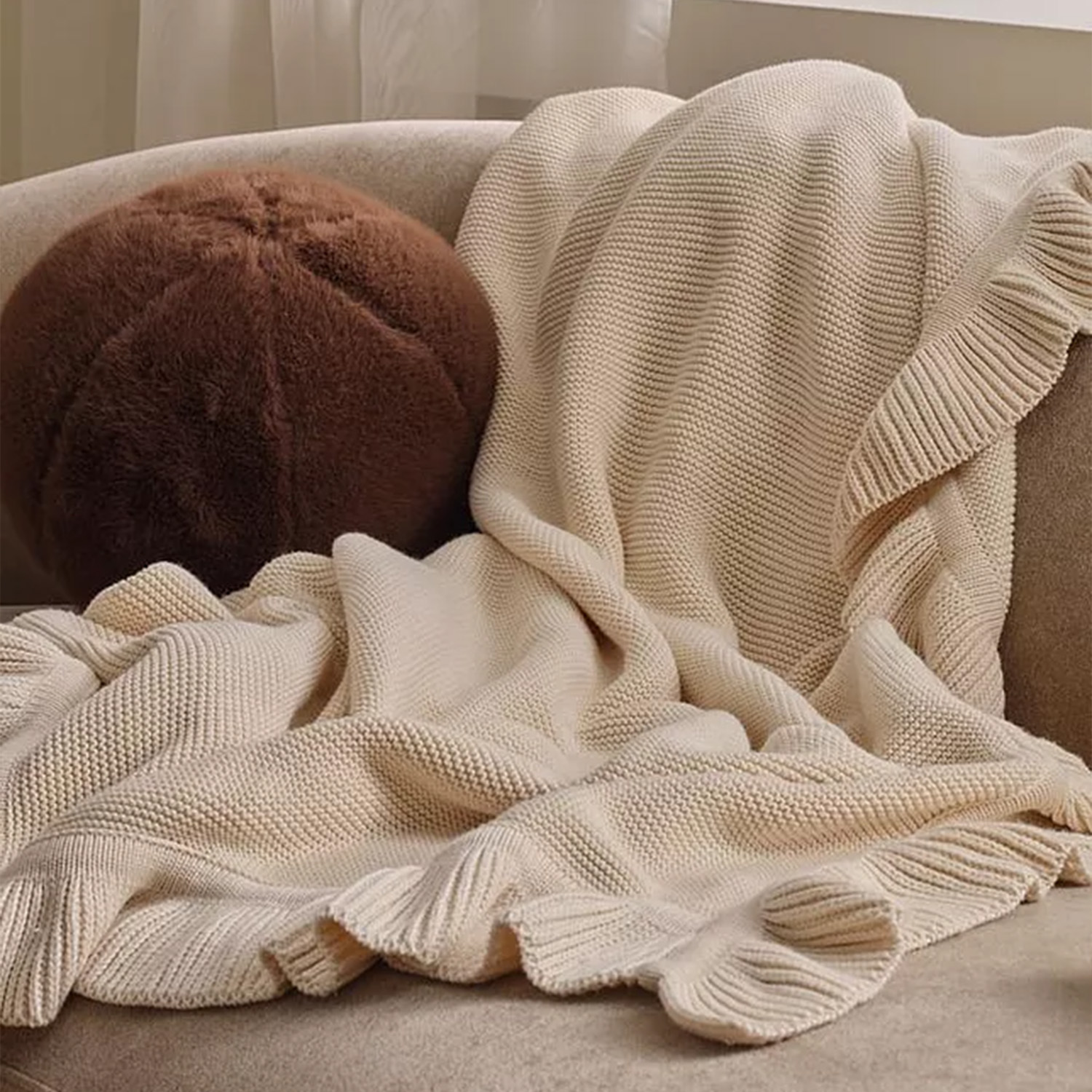 Customized color options for ruffle knitted blankets for bulk ODM production