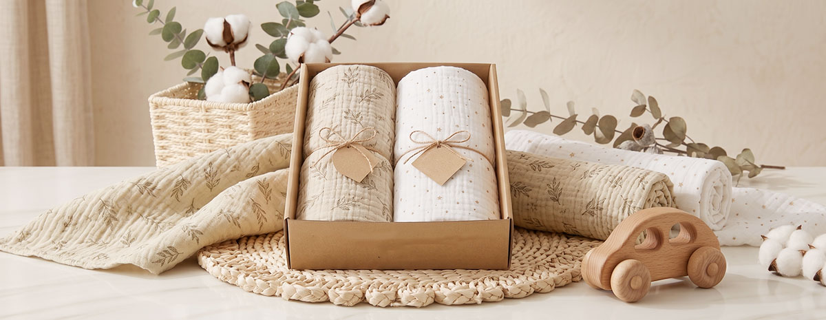 bamboo-cotton-blend-muslin-baby-blanket-gift-sets.jpg